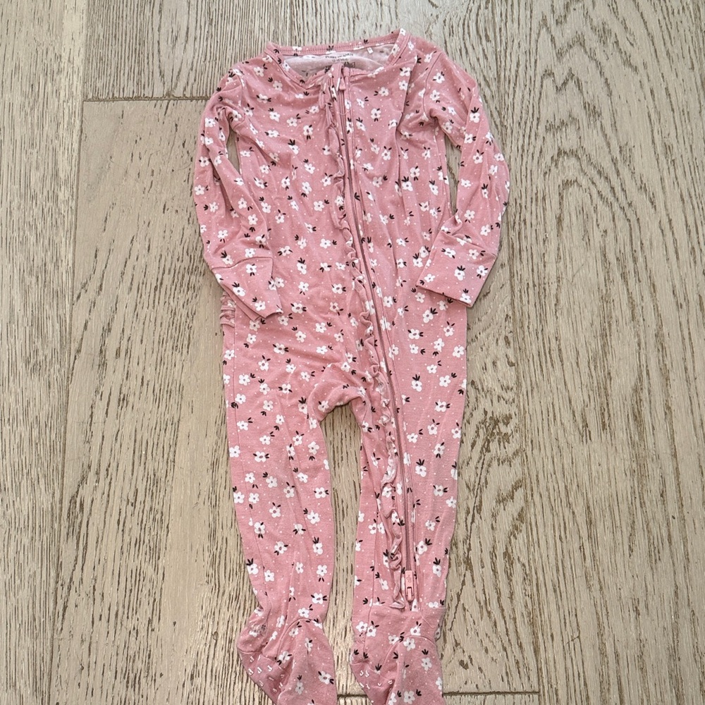 Posh Peanut Blush Floral Footie